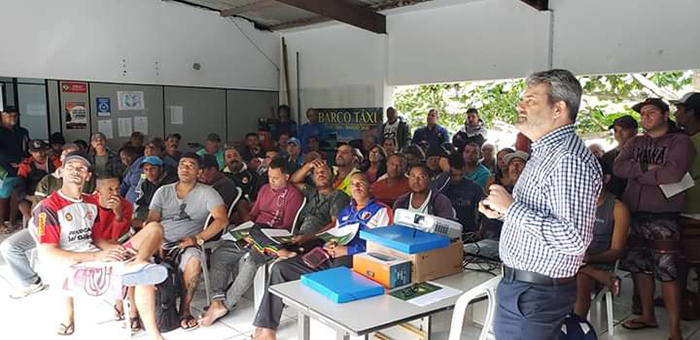 Programa Cidadania Rural do SENAR Rio realiza palestra para pescadores artesanais em Arraial do Cabo