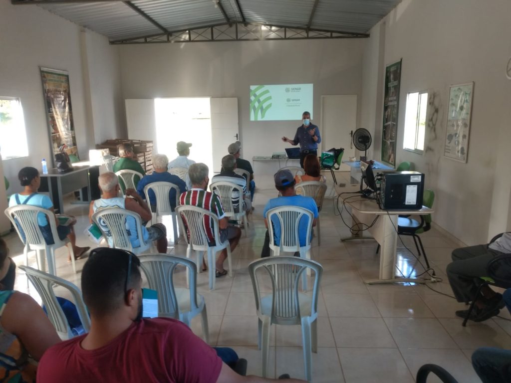 SENAR Rio realiza palestra do Programa Cidadania Rural a produtores de Iguaba Grande